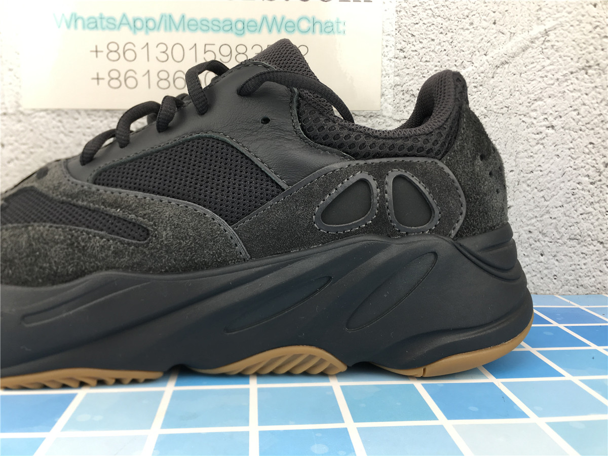 Yeezy Boost 700 Utility Black FV5304